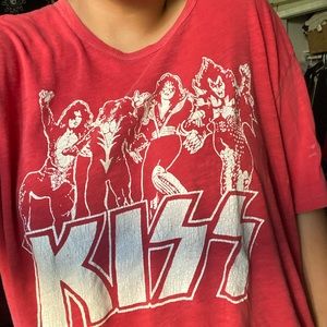Kiss band tee shirt